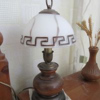 Ретро настолна лампа със стъклен абажур, снимка 2 - Настолни лампи - 45372279