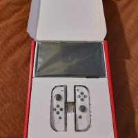 Чисто нов Nintendo switch oled!!!, снимка 2 - Аксесоари - 44961594