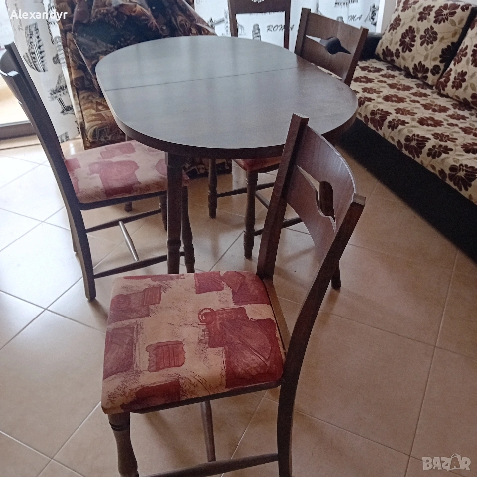 Продавам разтегателна кухненска маса и столове, снимка 1