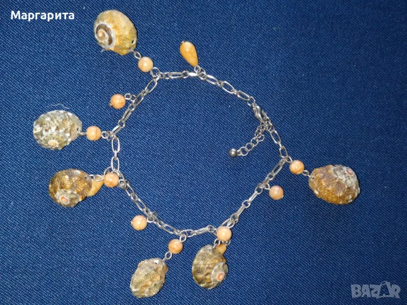 различни гривни и брошки, снимка 1