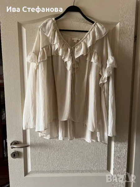Разкошна нова елегантна  бяла  блуза вълнообразни акценти волани, снимка 1