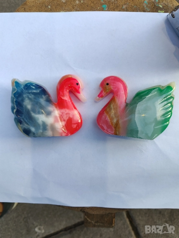 Статуетки два лебеда от цветен мрамор. , снимка 1