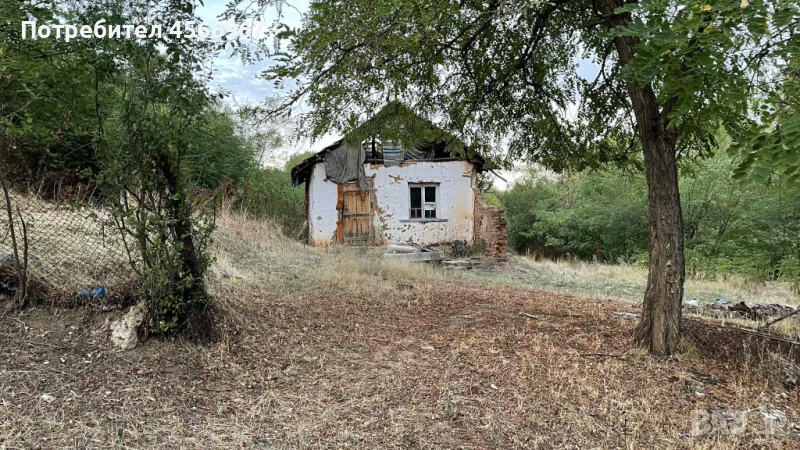 Къщата е за ремонт основен намира се в село Безденица област Монтана, снимка 1