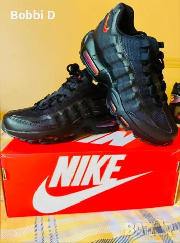 Оригинални женски маратонки Nike  Размер: 38  Модел: Nike Air Max 95 GS (black/university red)  , снимка 2 - Маратонки - 47667346