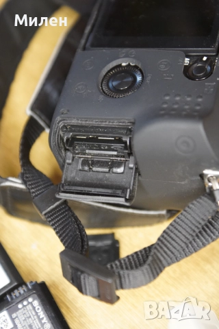 фотоапарат Sony A7 II / ILCE-7M2 с грип и батерии, снимка 2 - Фотоапарати - 51988707