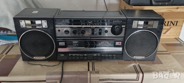 Двукасетъчен Радио Касетофон SANYO MW170K *1985 г-Япония, снимка 1 - Радиокасетофони, транзистори - 45253602