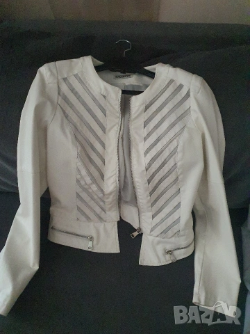 бяло кожено дамско яке