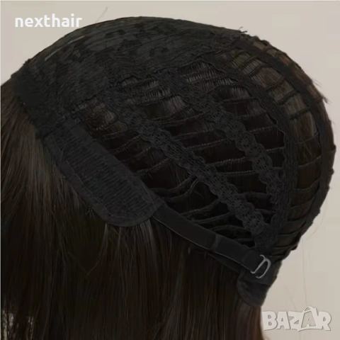 Черна синтетична аниме перука 35 см - чуплива с бретон, термоустойчива, снимка 2 - Аксесоари за коса - 53577695