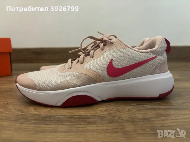 Дамски маратонки Nike, снимка 4 - Маратонки - 46881808