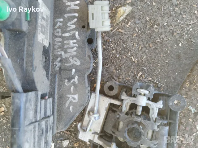 Задна , дясна брава за Opel Insignia комби, снимка 3 - Части - 50338952