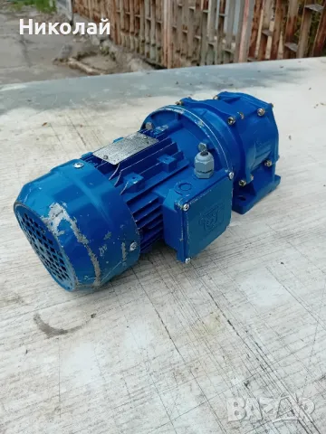мотор редуктор, снимка 4 - Електродвигатели - 49892409