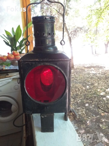Уникална находка стар красив железничарски фенер, снимка 2 - Антикварни и старинни предмети - 53461771