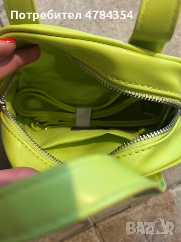 Чисто нова дамска чантичка, снимка 2 - Чанти - 54102252