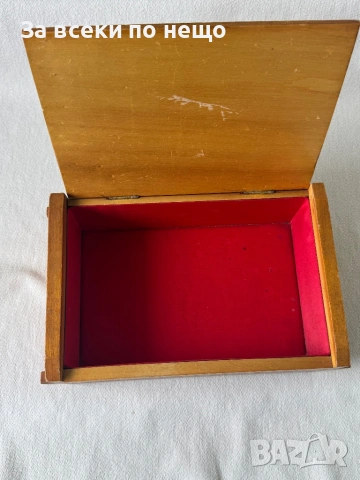 Стара дървена кутия , снимка 7 - Антикварни и старинни предмети - 54275124
