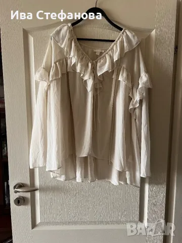 Разкошна нова елегантна  бяла  блуза вълнообразни акценти волани