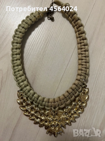 Колие, снимка 2 - Колиета, медальони, синджири - 52123177