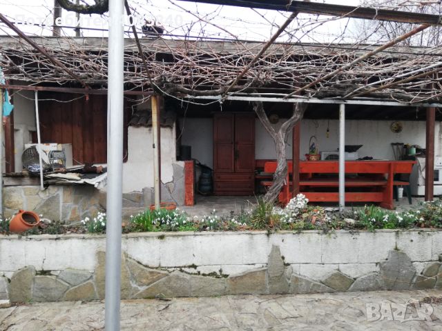 Къща с двор в село Мезек, снимка 3 - Къщи - 45530970