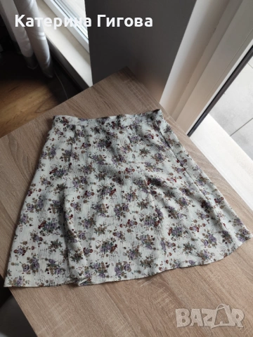 Плисирана пола на цветя 