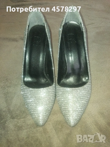 сребристи обувки, снимка 2 - Дамски елегантни обувки - 54078438