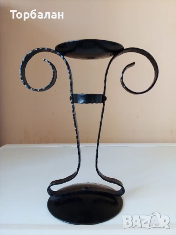 Свещник от ковано желязо от соц-а, снимка 3 - Декорация за дома - 51147714