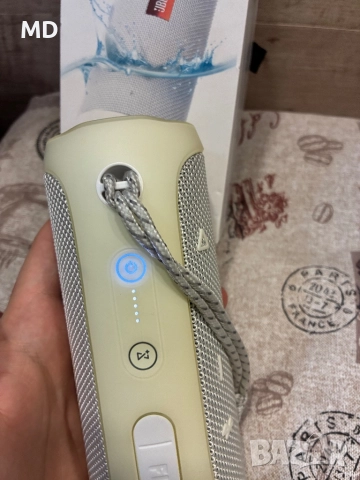 JBL Flip 4 TL White Оригинална тонколона, снимка 2 - Bluetooth тонколони - 52694639