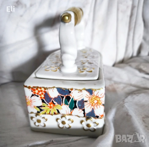 Винтиж порцеланова ютия , снимка 2 - Антикварни и старинни предмети - 53902291