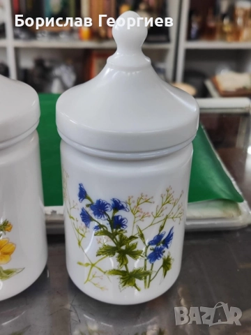 Буркани три броя france arcopal, снимка 4 - Аксесоари за кухня - 51972841