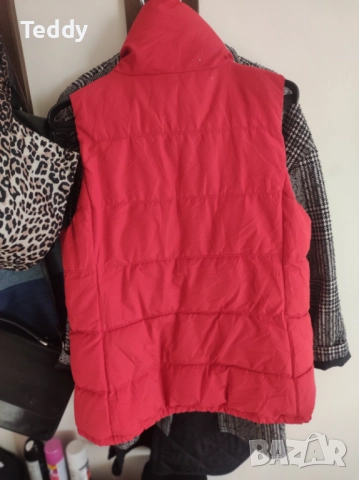 Стилен топъл елек от Old Navy, размер M, снимка 3 - Елеци - 52105543