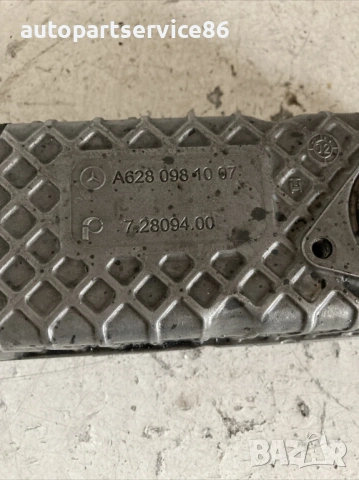 Капак на двигател дясна страна за Mercedes ML W163 400 CDI (2004) A6280981007, снимка 3 - Части - 54106216