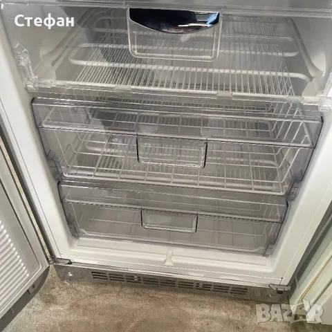 Хладилник с фризер SMEG, снимка 10 - Хладилници - 49132521