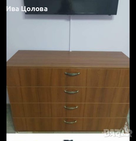 Продавам този скрин. Пловдив размери 120/40см., снимка 1 - Скринове - 46413795