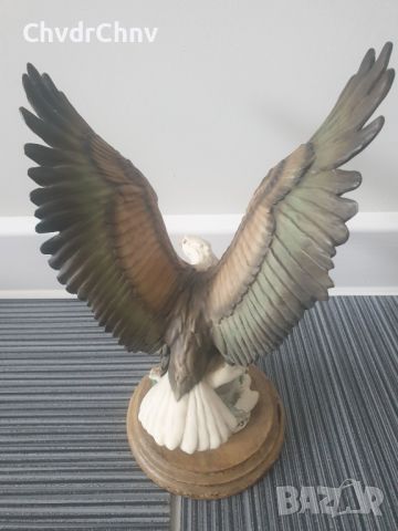 Армани Каподимонте фигура на орел върху сняг (статуетка Capodimonte Armani EAGLE), снимка 2 - Статуетки - 46716465