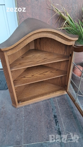 Ъглова стенна витрина масив, снимка 6 - Секции и витрини - 53034425