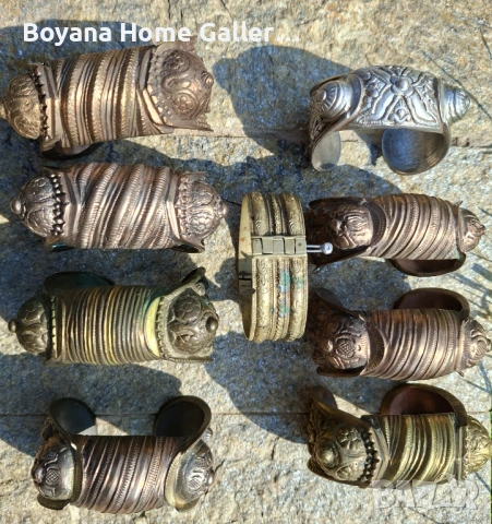 Възрожденска Сребърна Сечан Гривна Рогатка Носия Фолклор, снимка 2 - Антикварни и старинни предмети - 38902155