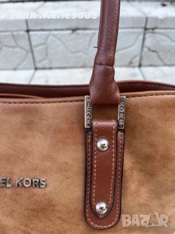 Michael Kors-дамска чанта, снимка 2 - Чанти - 51300483