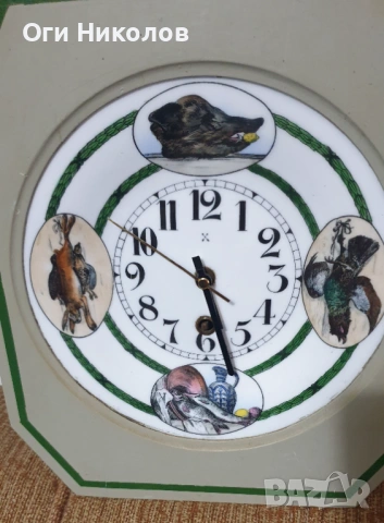 Часовник с ловни мотиви, снимка 4 - Антикварни и старинни предмети - 53404399