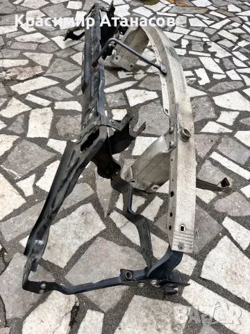 Маска очиларка основа предна броня за Мерцедес Ц-класа W204. 2011-2014г, снимка 2 - Части - 49779121