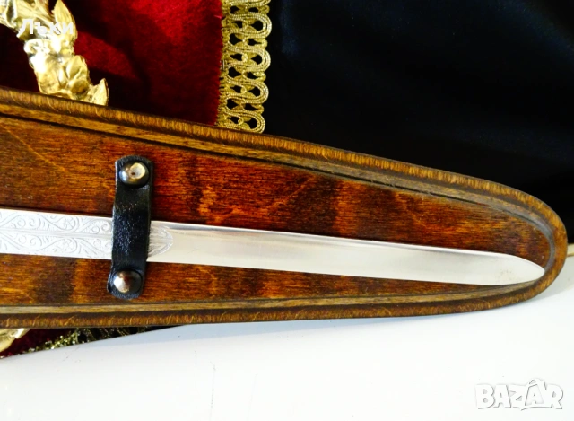 Италиански меч с дървена стойка La Balestra. , снимка 5 - Антикварни и старинни предмети - 53650441