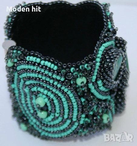 Ръчна изработка. Гривна с амазонит /бродерия с мъниста Toho и Preciosa/., снимка 5 - Гривни - 50809114