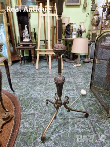 Чудесна стара много красива антикварна холандска подова бронзова лампа , снимка 3 - Антикварни и старинни предмети - 45650175