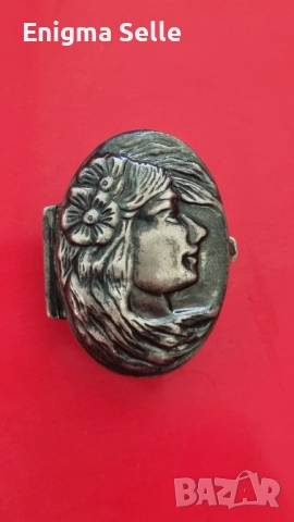 Винтидж кутия за хапчета от стерлингово сребро в стил Ар Нуво