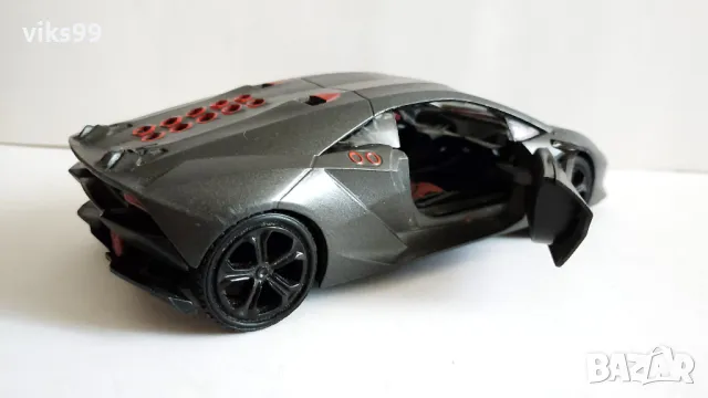 Lamborghini Sesto Elemento Motormax 1:24, снимка 5 - Колекции - 47104084