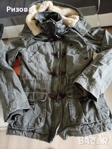 Подарявам суйчер, жилетка и якета за момче, 14/15г., снимка 2 - Детски якета и елеци - 54157356