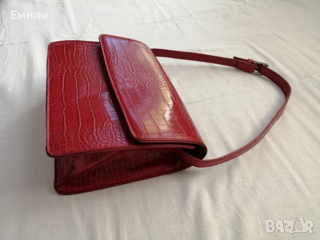 Pieces дамска червена чанта имитация на крокодилска кожа , снимка 5 - Чанти - 45482183