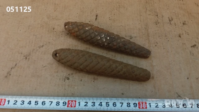 комплект шишарки за часовник с кукувичка , снимка 2 - Антикварни и старинни предмети - 50596429