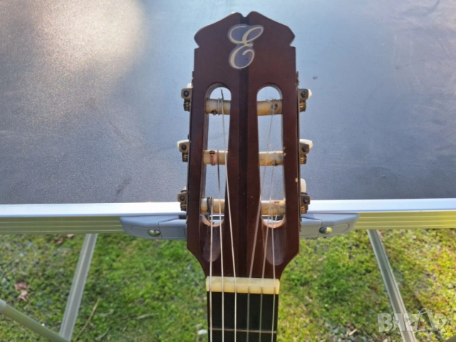 Една класическа китара +Детска електрическа китара., снимка 4 - Китари - 52308637