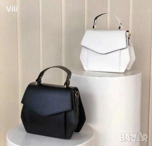 Дамска чанта с две прегради 