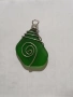 Ръчно изработен зелен морски стъклен медальон с телена спирала – уникално бижу, снимка 2