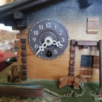Стар стенен мини швейцарски часовник , снимка 2 - Антикварни и старинни предмети - 45807247