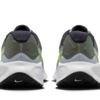 Оригинални маратонки на Nike Revolution 7! 44, снимка 3 - Маратонки - 45316698